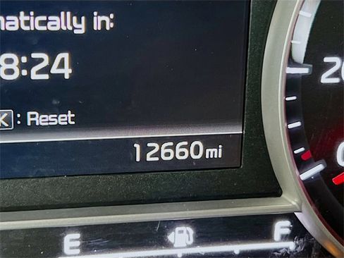 Used 2023 Kia Sorento LX image 5