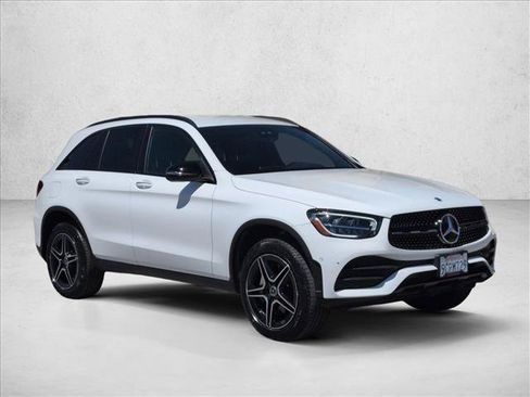 Used 2022 Mercedes-Benz GLC 300 4MATIC image 3