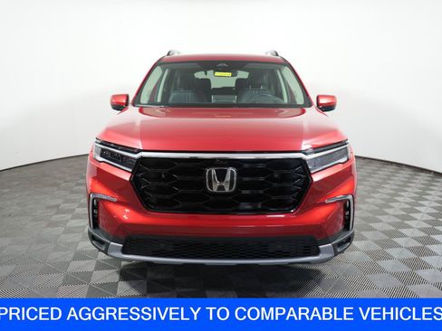 Used 2025 Honda Pilot Elite image 3