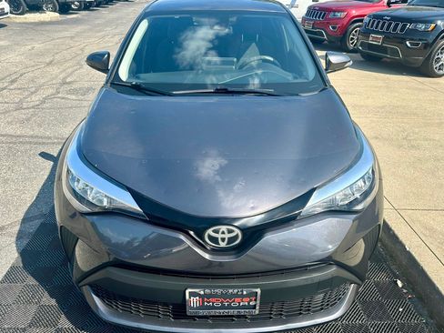 Used 2021 Toyota C-HR LE image 9