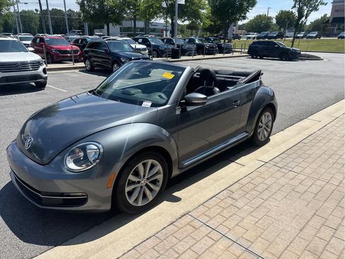Used 2013 Volkswagen Beetle TDI FWD image 4