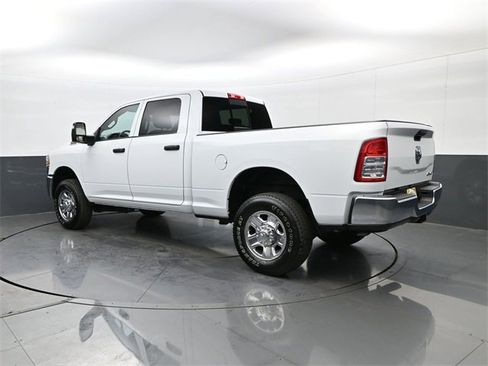 Used 2024 RAM 2500 Tradesman w/ Chrome Appearance Group image 7