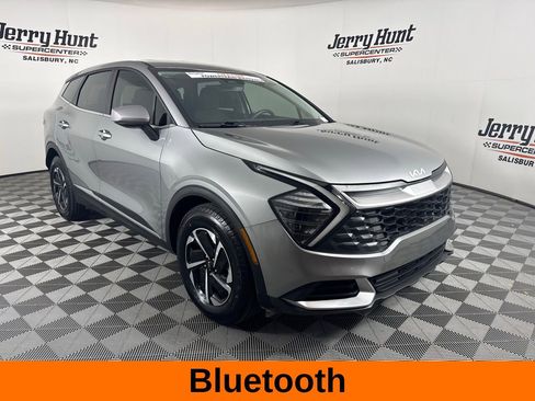 Used 2025 Kia Sportage LX image 6