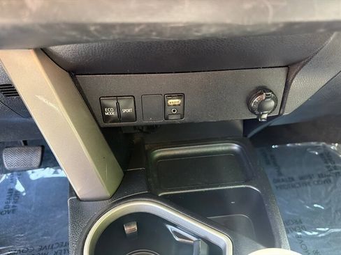 Used 2018 Toyota RAV4 LE w/ All Weather Liner Package AWD/4WD image 17