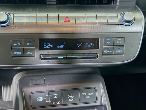 Used 2024 Hyundai Kona SEL FWD image 24