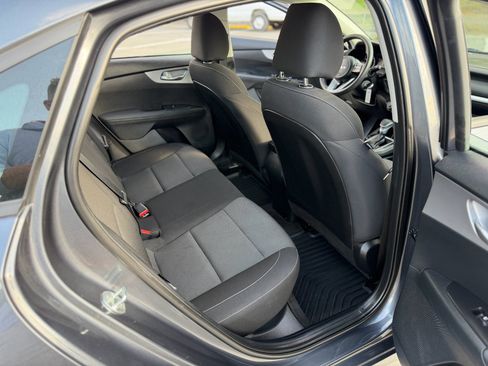 Used 2022 Kia Forte LXS w/ LXS Technology Package FWD image 30