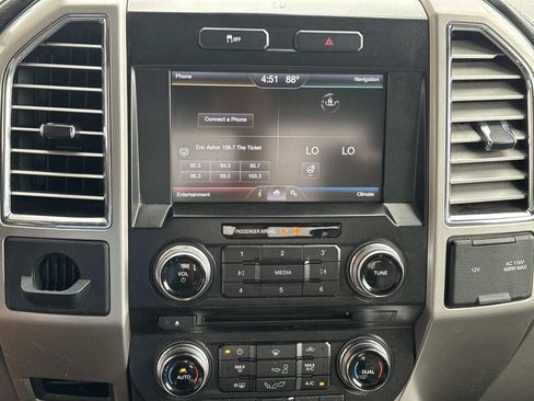 Used 2015 Ford F150 Lariat w/ Equipment Group 502A Luxury RWD image 27