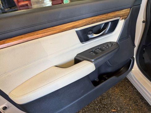 Used 2017 Honda CR-V EX image 32