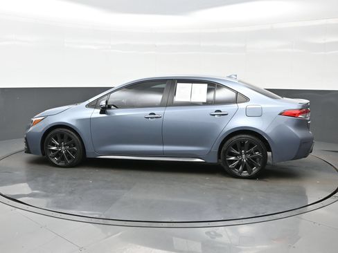 Used 2023 Toyota Corolla SE FWD image 3