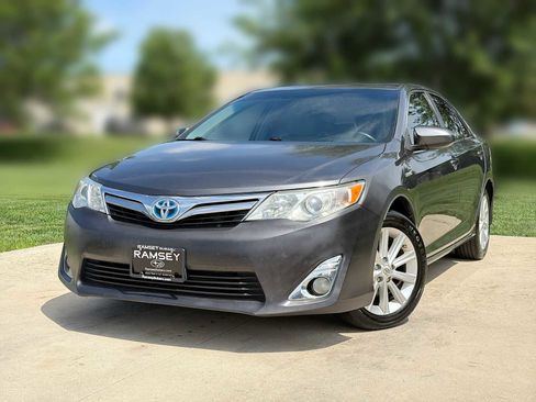 Used 2012 Toyota Camry XLE w/ Convenience Pkg FWD image 1
