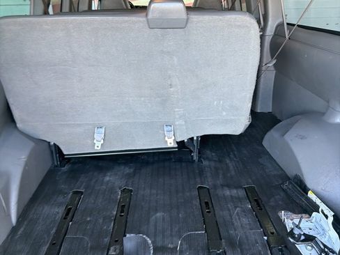 Used 2017 Chevrolet Express 3500 LS image 16