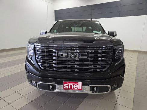 Used 2024 GMC Sierra 1500 Denali Ultimate image 8
