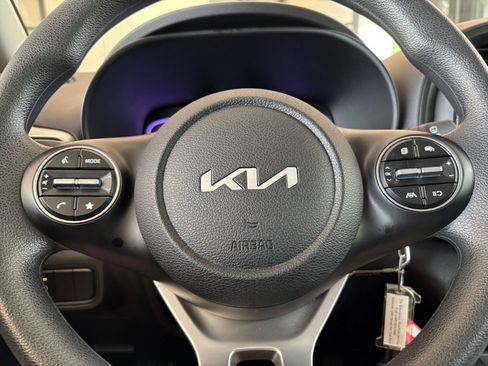 Used 2025 Kia Soul LX w/ LX Technology Package FWD image 25