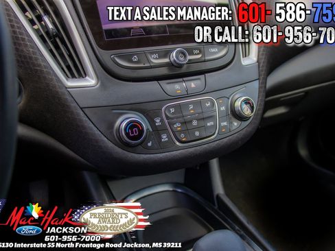 Used 2025 Chevrolet Malibu LT FWD image 14