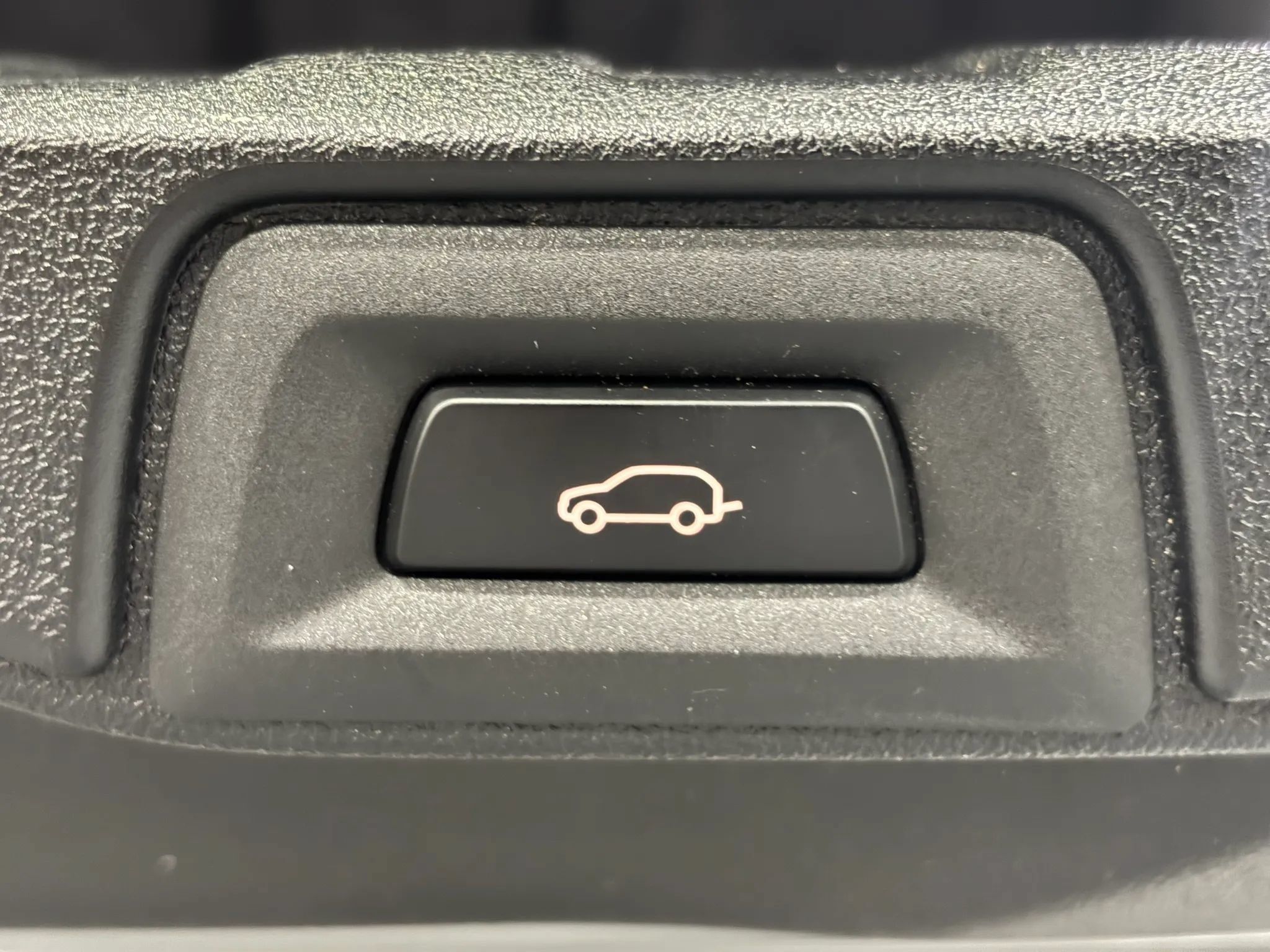 Used 2020 BMW X5 M w/ Executive Package AWD/4WD image 52