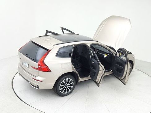 New 2025 Volvo XC60 B5 Core w/ Protection Package Premier image 16