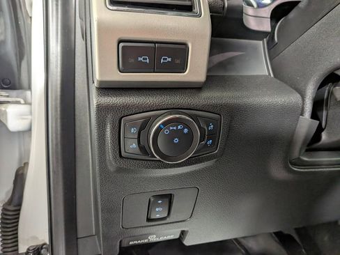 Used 2019 Ford F250 Lariat w/ Lariat Value Package image 19