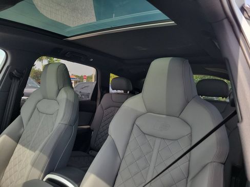 New 2026 Audi SQ7 Premium Plus AWD/4WD image 15