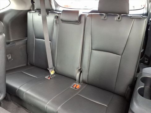 Used 2022 Toyota Highlander XLE image 13