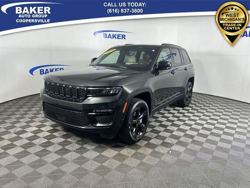 Used 2024 Jeep Grand Cherokee Limited w/ Black Appearance Package image 5