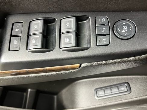 Used 2019 Chevrolet Tahoe LT w/ LT Signature Package image 21