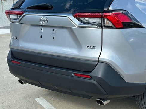 Used 2024 Toyota RAV4 XLE FWD image 5