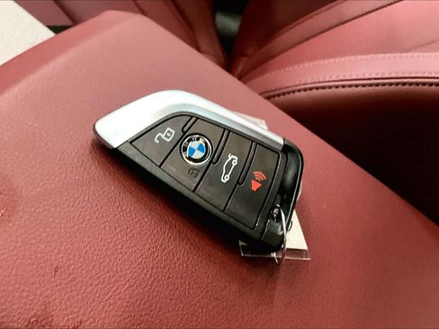 Used 2025 BMW 330i 330i w/ Convenience Package image 13