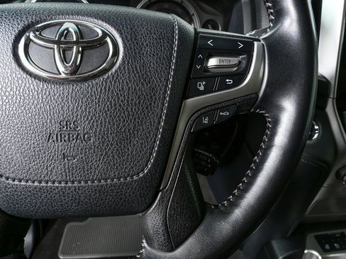 Used 2021 Toyota Land Cruiser image 11