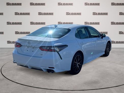 Used 2024 Toyota Camry SE image 5