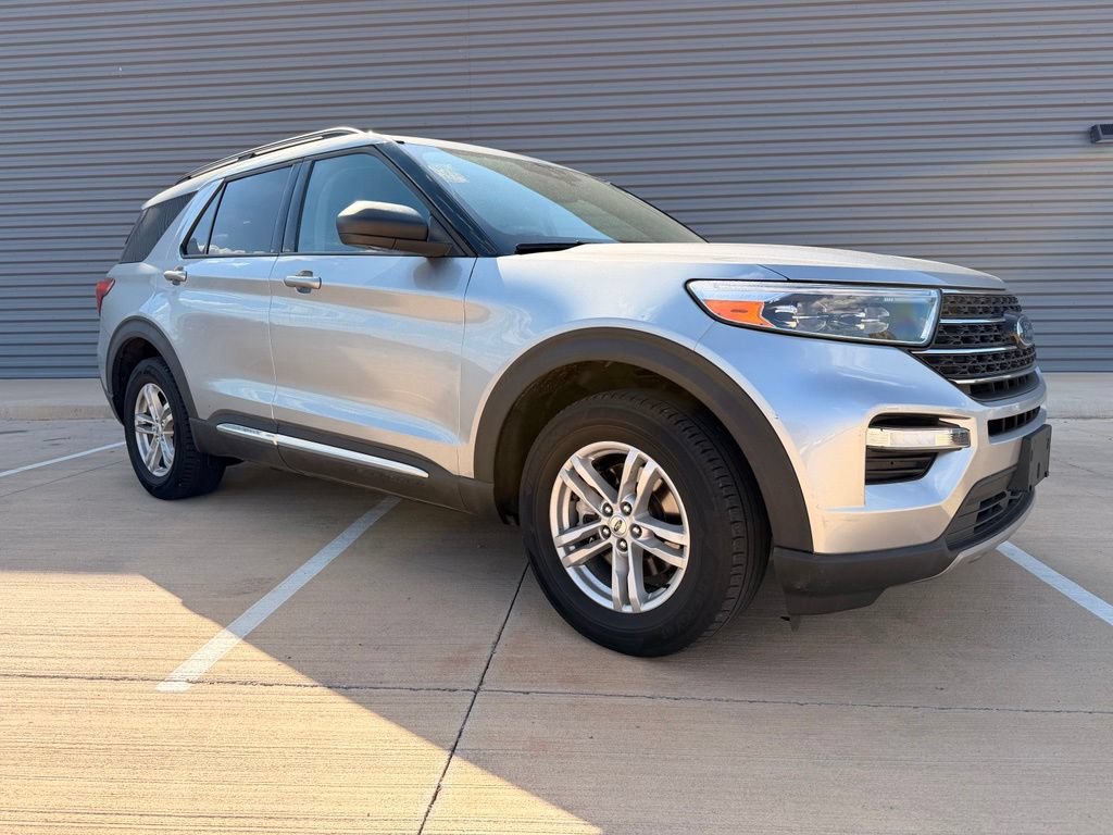 Used 2022 Ford Explorer XLT w/ Equipment Group 202A AWD/4WD image 1