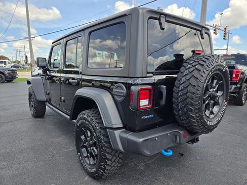 Used 2023 Jeep Wrangler Unlimited w/ Cold Weather Group AWD/4WD image 7