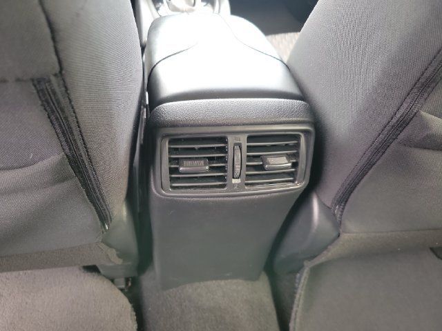 Used 2018 Nissan Rogue SV AWD/4WD image 30