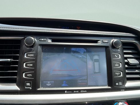 Used 2017 Toyota Highlander Limited Platinum w/ Carpet Mat Package AWD/4WD image 20