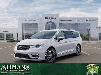 New 2026 Chrysler Pacifica Pinnacle w/ Trailer Tow Group