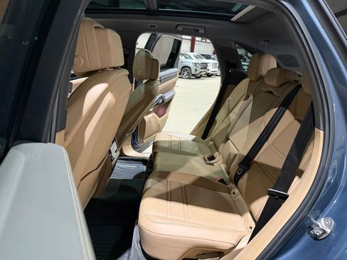 Used 2019 Porsche Cayenne AWD/4WD image 17