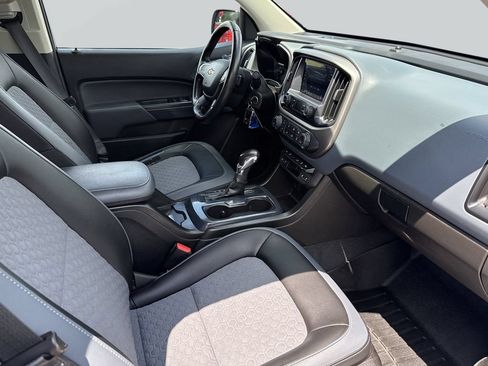 Used 2022 Chevrolet Colorado Z71 AWD/4WD image 27