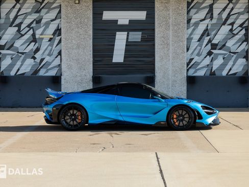 Used 2022 McLaren 765LT RWD image 17