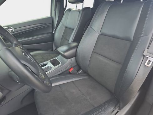 Used 2019 Jeep Grand Cherokee Altitude image 18