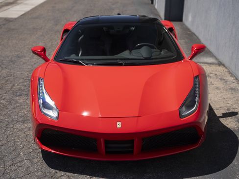 Certified 2017 Ferrari 488 GTB RWD image 8