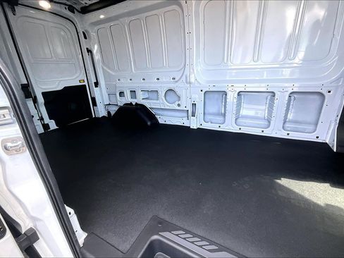 New 2026 Ford Transit 250 148 Medium Roof w/ Load Area Protection Package RWD image 9