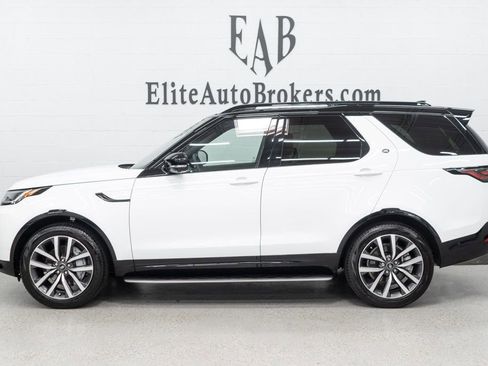 Used 2024 Land Rover Discovery Dynamic SE image 2