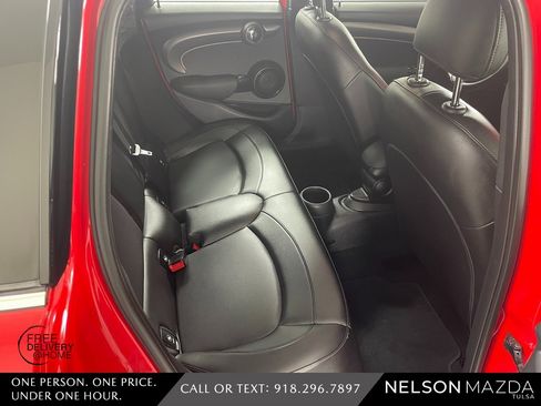 Used 2022 MINI Cooper 4-Door Hardtop image 42