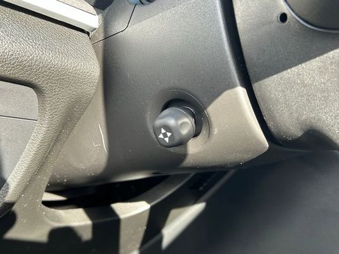 New 2025 Jeep Grand Cherokee Limited w/ Luxury Tech Group II image 40