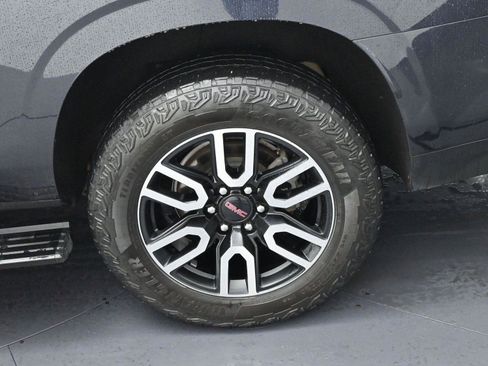 Used 2023 GMC Yukon XL AT4 w/ AT4 Premium Package image 39