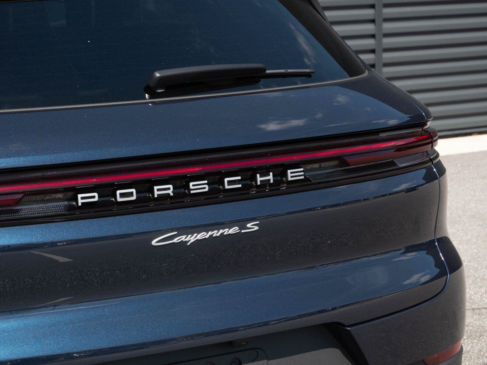 Used 2026 Porsche Cayenne S AWD/4WD image 38