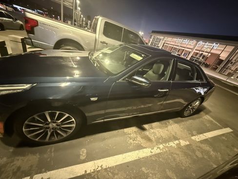 Used 2017 Cadillac CT6 Luxury image 2