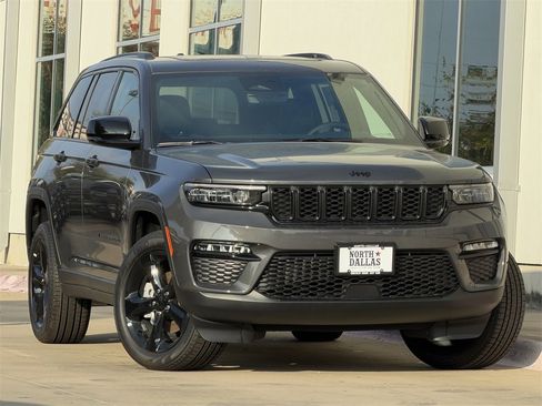 New 2025 Jeep Grand Cherokee Limited w/ Black Appearance Package image 2