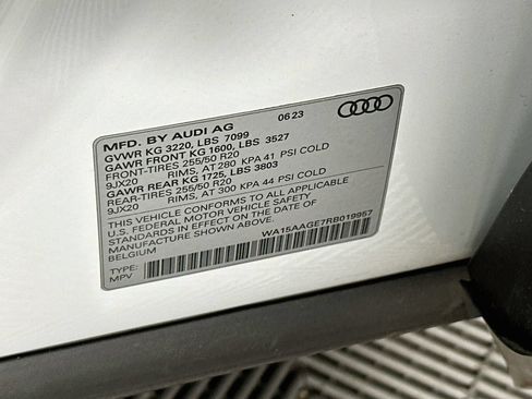 Used 2024 Audi Q8 e-tron Premium Plus AWD/4WD image 34