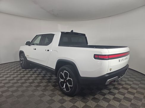 Used 2022 Rivian R1T Adventure image 3