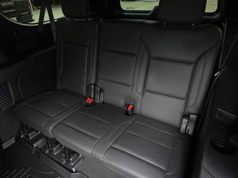 Used 2022 Chevrolet Suburban LT image 30
